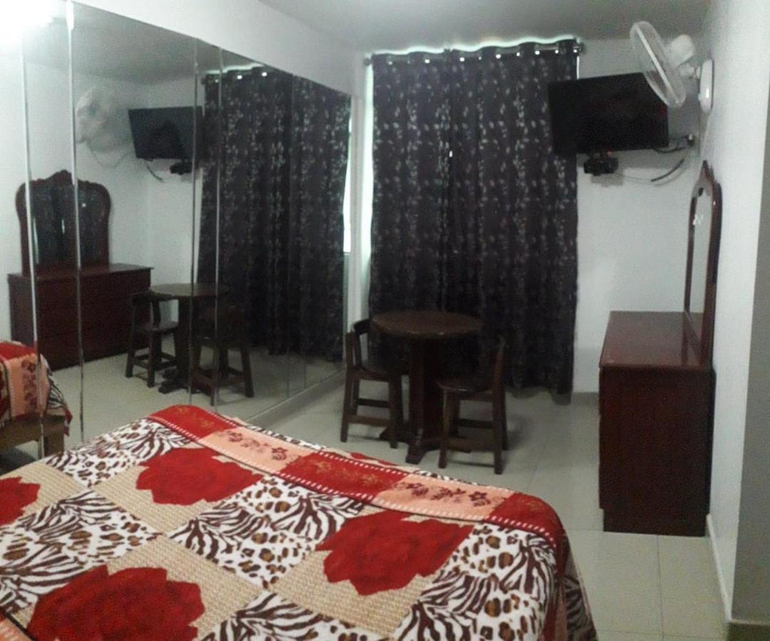 Hostal Suenos Лима Екстериор снимка