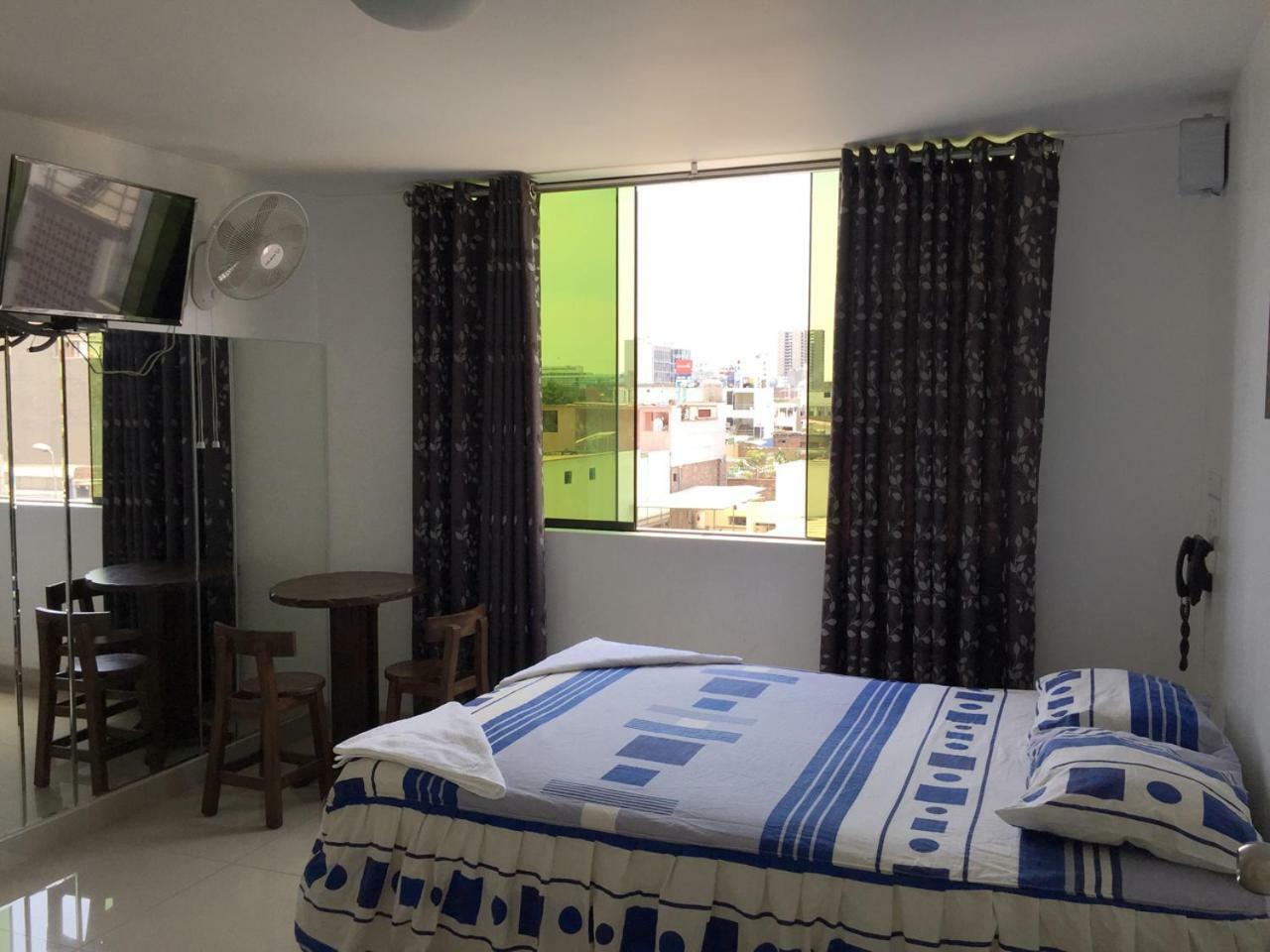 Hostal Suenos Лима Екстериор снимка